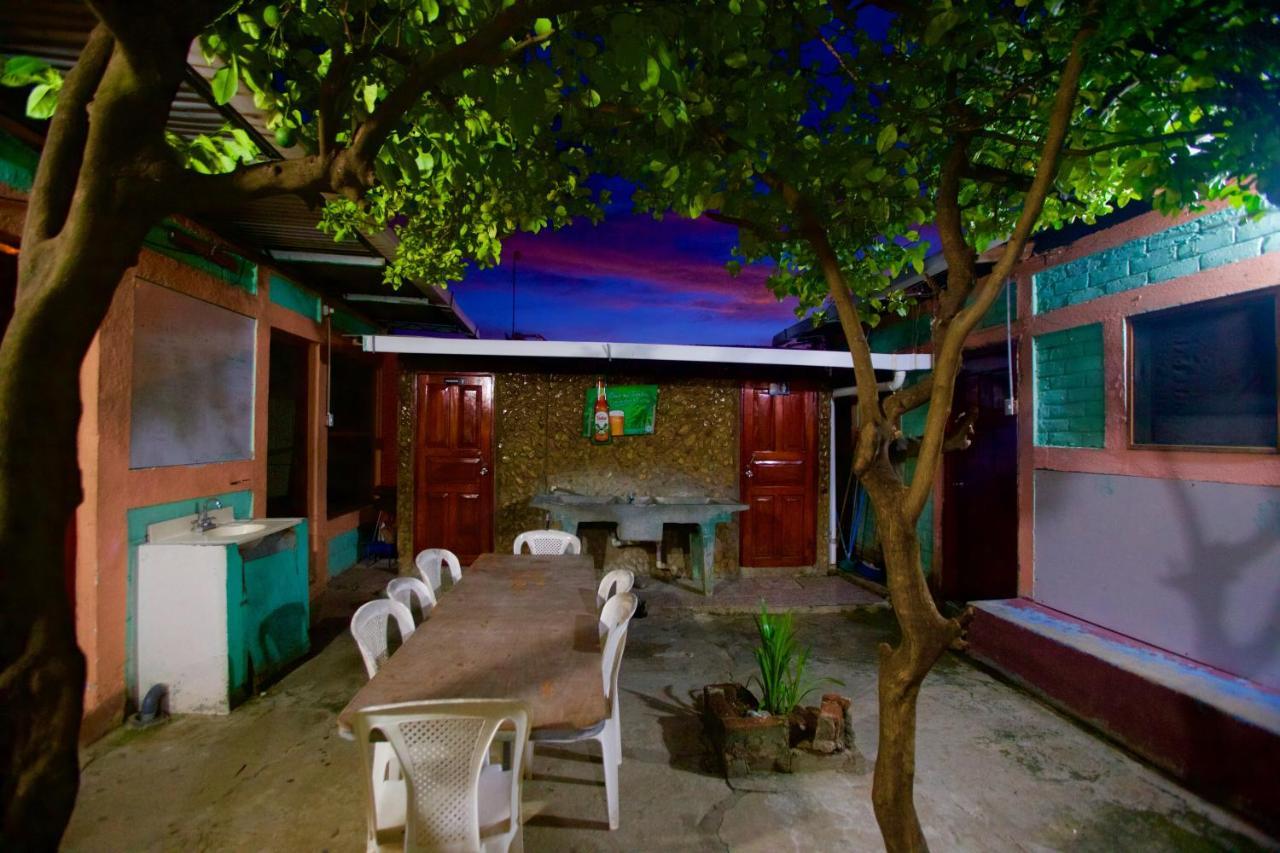 Hostal Los Chamos 南圣胡安 外观 照片